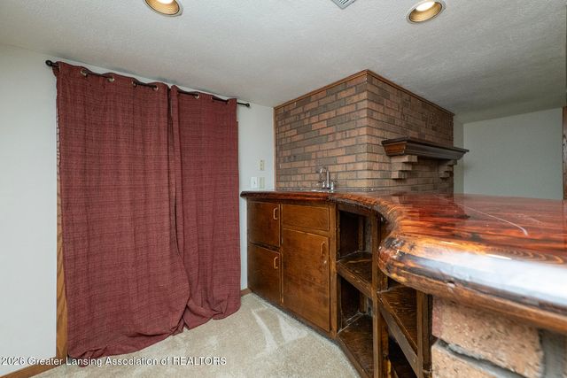 10471 N Royston Road, Grand Ledge, MI 48837