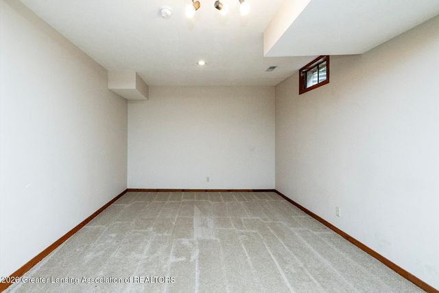 10471 N Royston Road, Grand Ledge, MI 48837