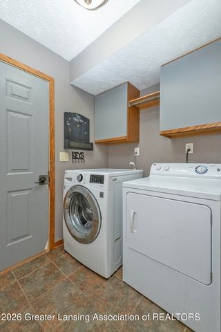 10471 N Royston Road, Grand Ledge, MI 48837