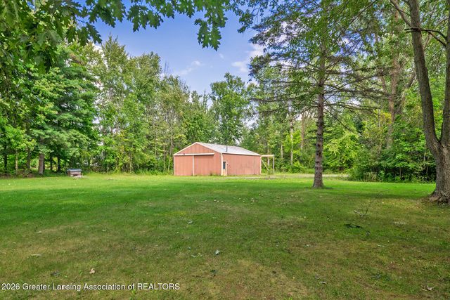 10471 N Royston Road, Grand Ledge, MI 48837