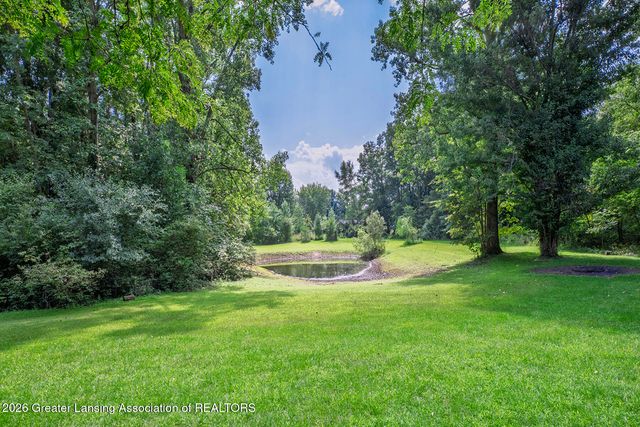 10471 N Royston Road, Grand Ledge, MI 48837