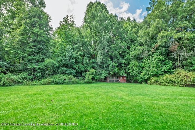 10471 N Royston Road, Grand Ledge, MI 48837