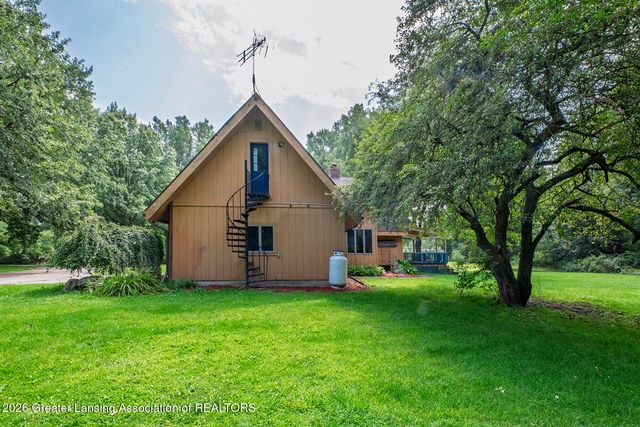 10471 N Royston Road, Grand Ledge, MI 48837