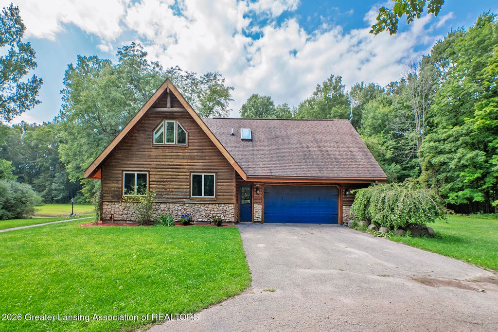 10471 N Royston Road, Grand Ledge, MI 48837