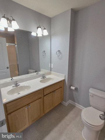 153 KENSINGTON TER, Martinsburg, WV 25405