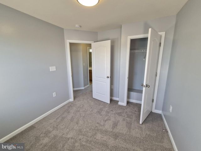 153 KENSINGTON TER, Martinsburg, WV 25405