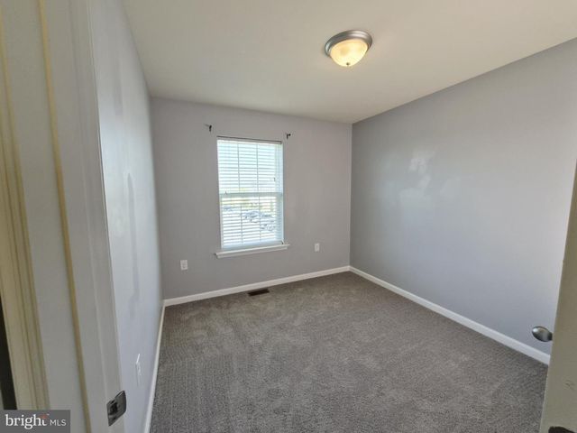 153 KENSINGTON TER, Martinsburg, WV 25405