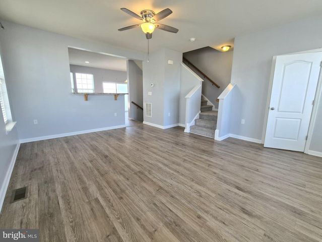 153 KENSINGTON TER, Martinsburg, WV 25405