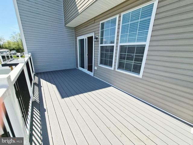 153 KENSINGTON TER, Martinsburg, WV 25405
