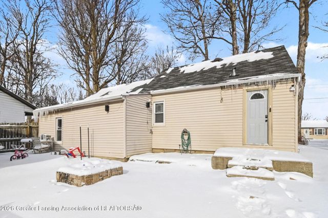 221 W Everettdale Avenue, Lansing, MI 48910