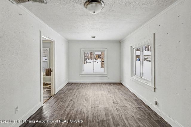 221 W Everettdale Avenue, Lansing, MI 48910