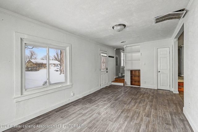 221 W Everettdale Avenue, Lansing, MI 48910