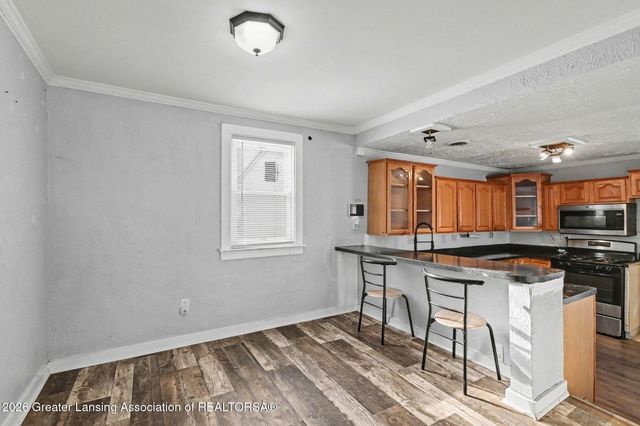 221 W Everettdale Avenue, Lansing, MI 48910