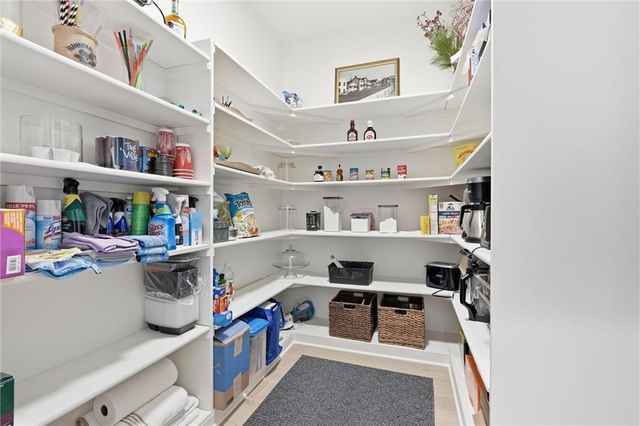 4205 NE Chapel Manor Drive, Lee's Summit, MO 64064
