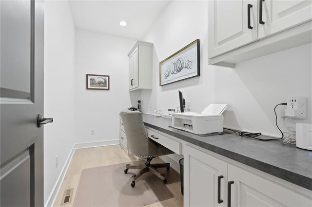 4205 NE Chapel Manor Drive, Lee's Summit, MO 64064