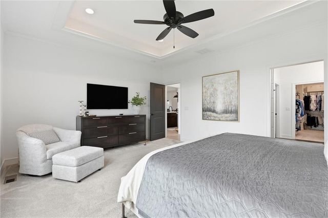 4205 NE Chapel Manor Drive, Lee's Summit, MO 64064