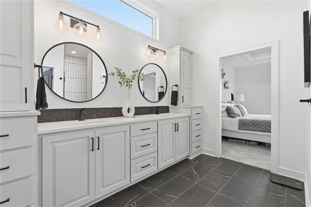 4205 NE Chapel Manor Drive, Lee's Summit, MO 64064
