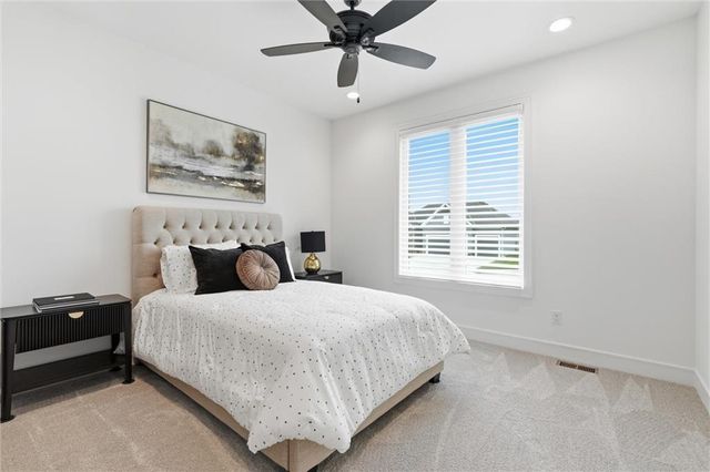4205 NE Chapel Manor Drive, Lee's Summit, MO 64064