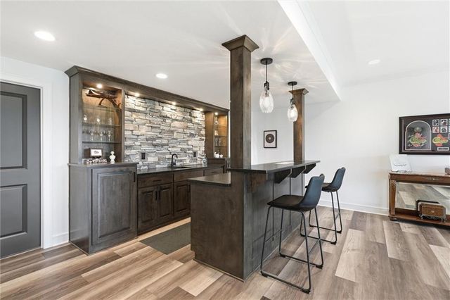 4205 NE Chapel Manor Drive, Lee's Summit, MO 64064