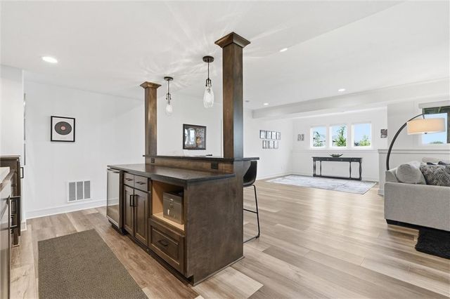 4205 NE Chapel Manor Drive, Lee's Summit, MO 64064