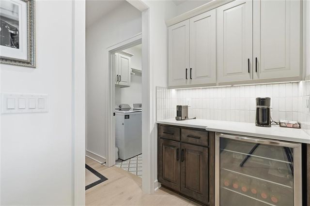 4205 NE Chapel Manor Drive, Lee's Summit, MO 64064