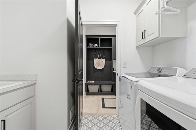 4205 NE Chapel Manor Drive, Lee's Summit, MO 64064