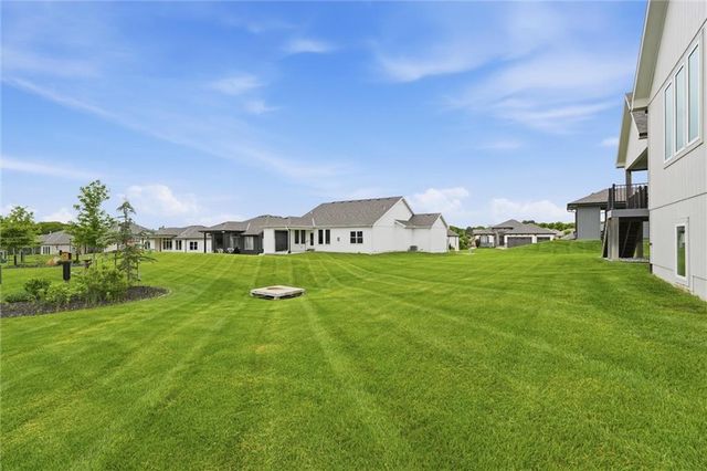 4205 NE Chapel Manor Drive, Lee's Summit, MO 64064