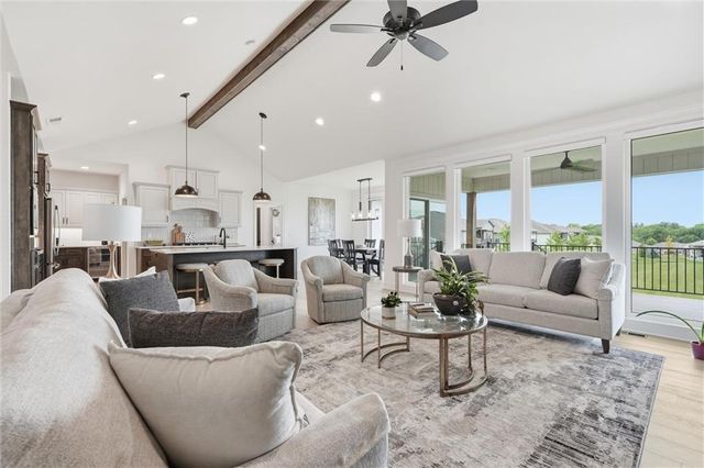 4205 NE Chapel Manor Drive, Lee's Summit, MO 64064