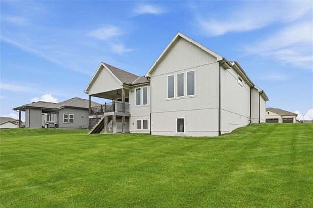 4205 NE Chapel Manor Drive, Lee's Summit, MO 64064