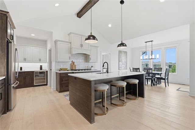 4205 NE Chapel Manor Drive, Lee's Summit, MO 64064