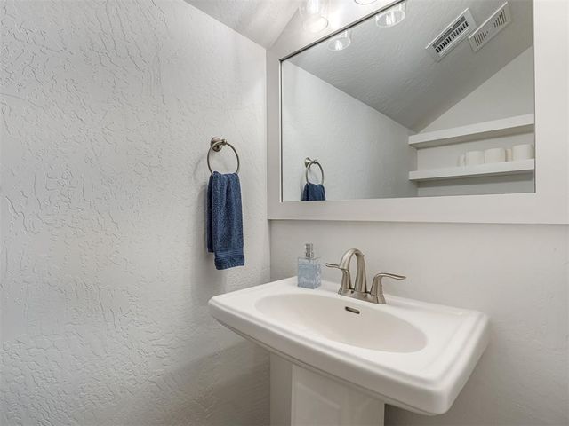6609 NW 148th Street, Oklahoma City, OK 73142
