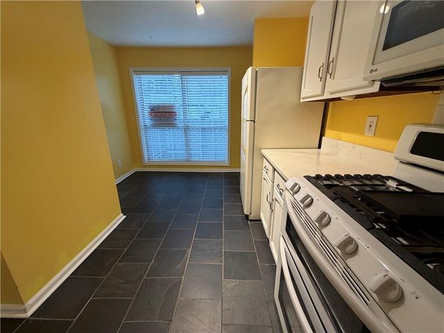 1305 Weatherstone Way NE, Atlanta, GA 30324
