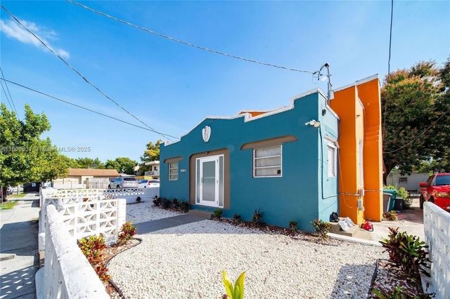 1436 SW 3rd St, Miami, FL 33135