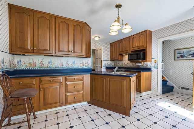 2215 SOUTH SHORE Drive, Erie, PA 16505