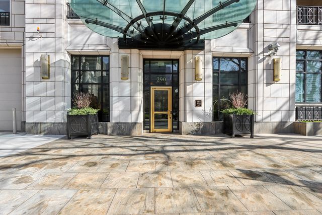 840 N LAKE SHORE Drive 2001, Chicago, IL 60611