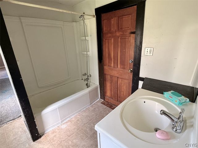 671 County Route 3, Granby, NY 13069