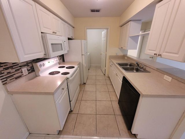 36321 STONEWOOD LANE 103, Zephyrhills, FL 33541