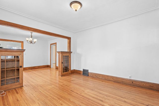 1131 Minnehaha Avenue W, Saint Paul, MN 55104