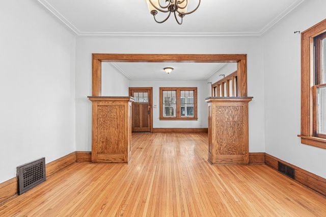 1131 Minnehaha Avenue W, Saint Paul, MN 55104