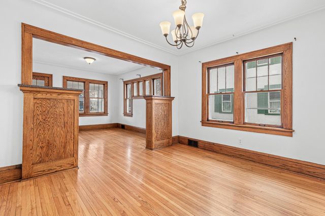 1131 Minnehaha Avenue W, Saint Paul, MN 55104