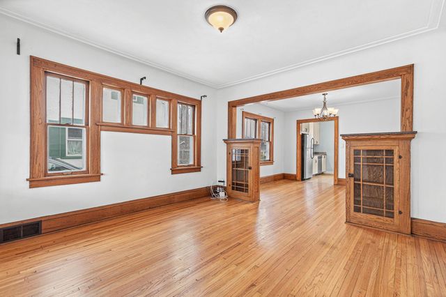 1131 Minnehaha Avenue W, Saint Paul, MN 55104