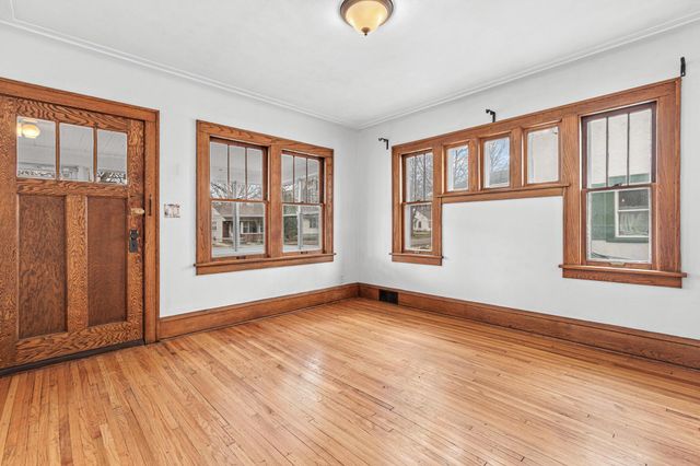 1131 Minnehaha Avenue W, Saint Paul, MN 55104