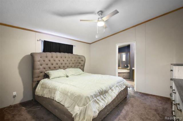 372 Holly Glen, Monroe, MI 48161