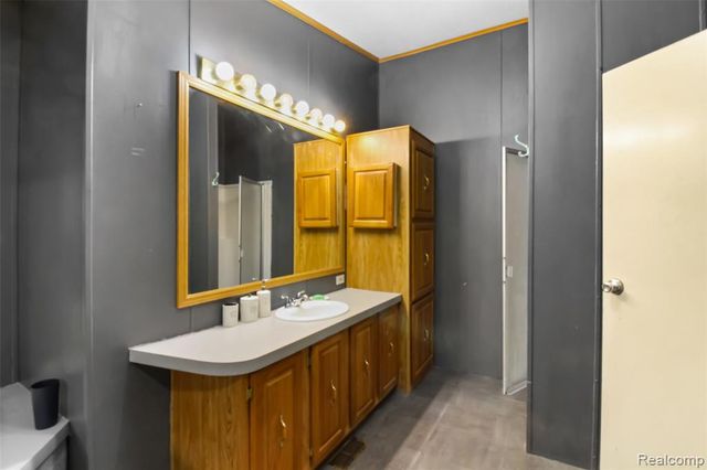 372 Holly Glen, Monroe, MI 48161