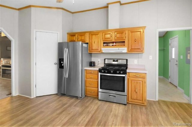 372 Holly Glen, Monroe, MI 48161
