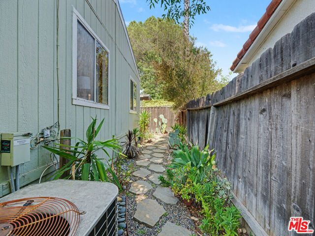 1161 Comanche, Topanga (los Angeles), CA 90290