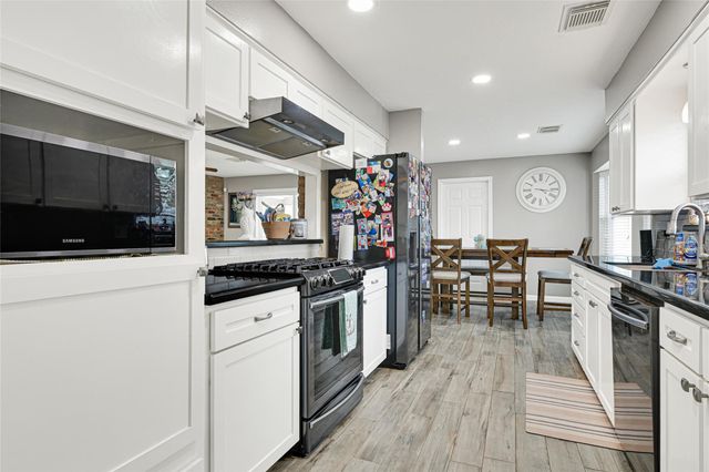 818 James Street, Deer Park, TX 77536