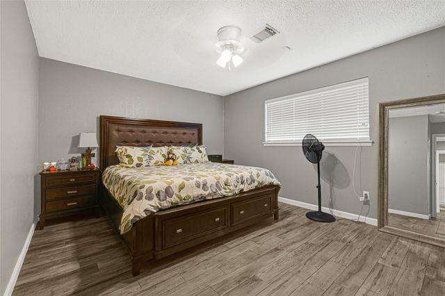 818 James Street, Deer Park, TX 77536