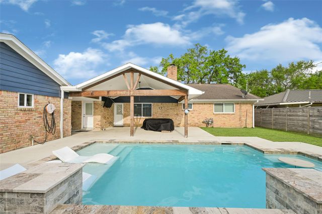 818 James Street, Deer Park, TX 77536