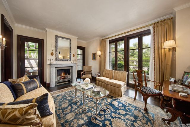 20 Thornhurst, San Antonio, TX 78218